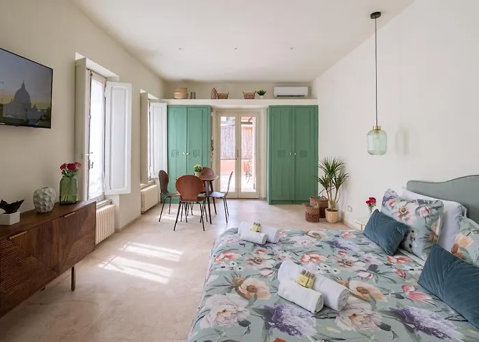 Trastevere Rooftop Terrace Courtyard Loft *